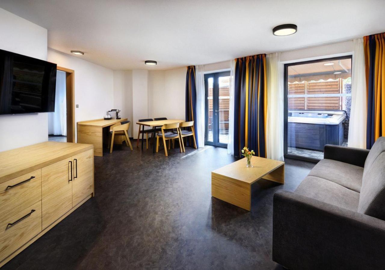 Hotel Galeria Thermal Bešeňová Esterno foto