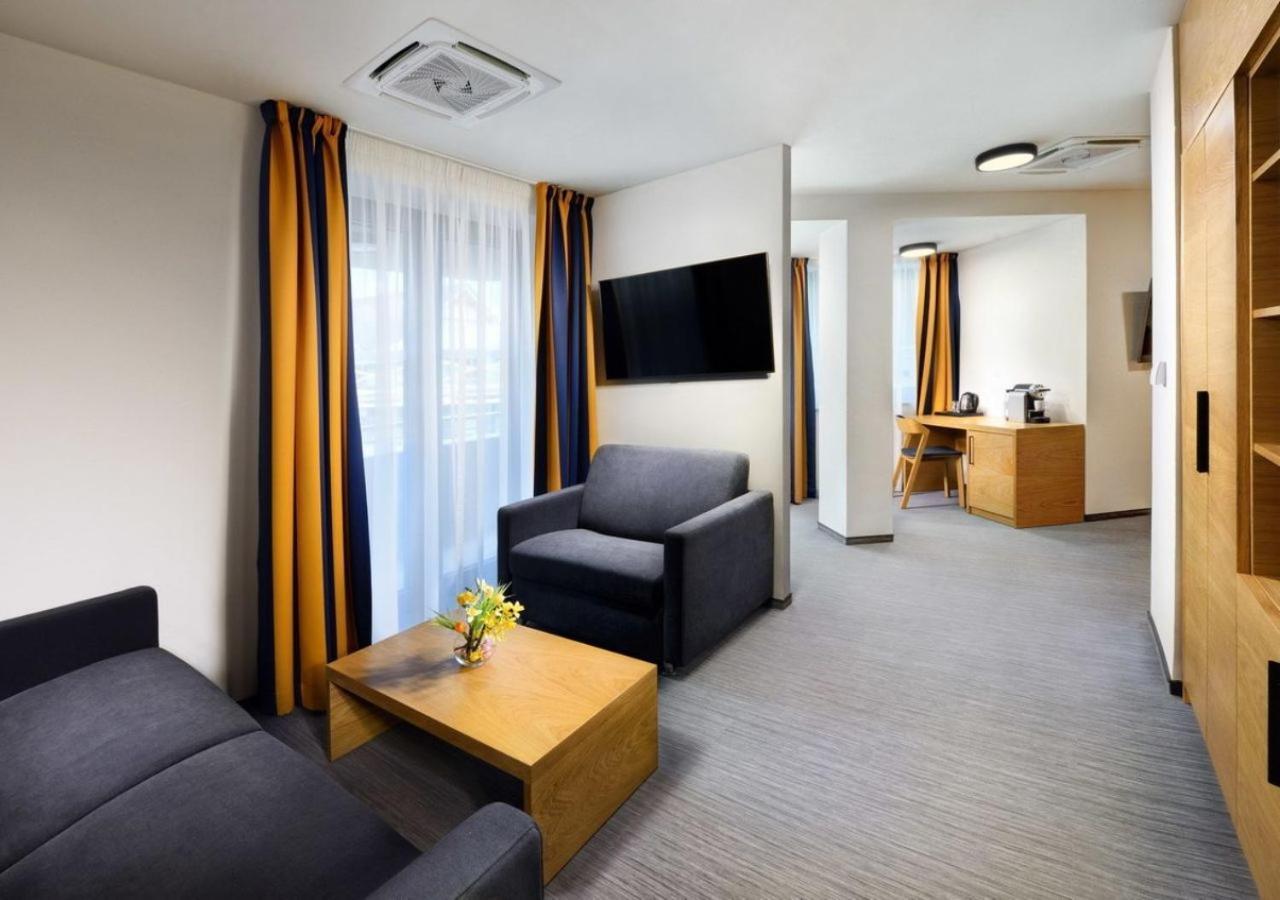 Hotel Galeria Thermal Bešeňová Esterno foto