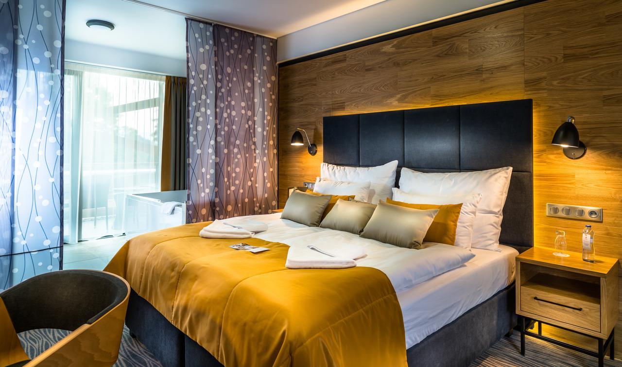 Hotel Galeria Thermal Bešeňová Esterno foto